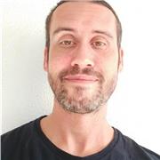 Profesor de pintura, guitarra, ilustración y diseño. Todas las edades